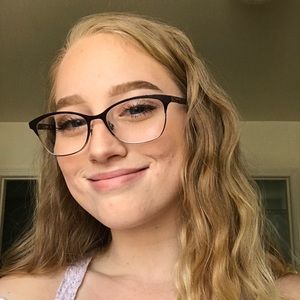 Meet your Posher, Hailey